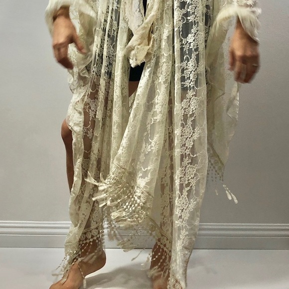 Lace Butterfly Throw w/Fringe - Picture 5 of 12